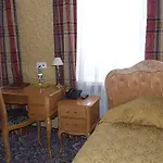 Dedek Park - Historyczny Dworek W Pieknym Parku Skaryszewskim Obok Stadionu Narodowego Aparthotel Warschau