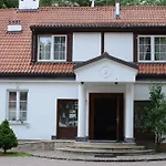 Dedek Park - Historyczny Dworek W Pieknym Parku Skaryszewskim Obok Stadionu Narodowego 3*