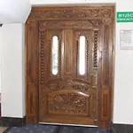 Aparthotel Dedek Park - Historyczny Dworek W Pieknym Parku Skaryszewskim Obok Stadionu Narodowego