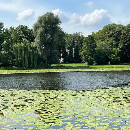 Aparthotel Dedek Park - Historyczny Dworek W Pieknym Parku Skaryszewskim Obok Stadionu Narodowego
