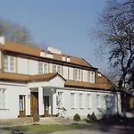 Dedek Park - Historyczny Dworek W Pieknym Parku Skaryszewskim Obok Stadionu Narodowego Hotel apartamentowy