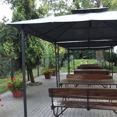 Hotel apartamentowy Dedek Park - Dworek W Pięknym Parku Skaryszewskim Obok Stadionu Narodowego