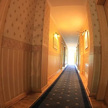Dedek Park - Historyczny Dworek W Pieknym Parku Skaryszewskim Obok Stadionu Narodowego Lejlighedshotel 3*