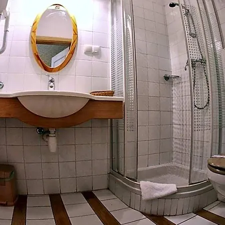 Lejlighedshotel Dedek Park - Historyczny Dworek W Pieknym Parku Skaryszewskim Obok Stadionu Narodowego