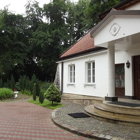 Dedek Park - Dworek W Pięknym Parku Skaryszewskim Obok Stadionu Narodowego Warszawa