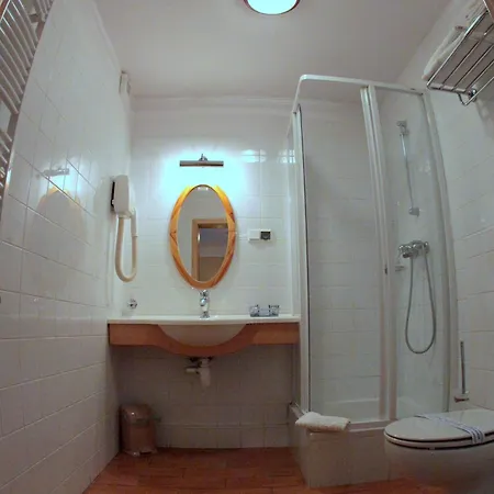 Dedek Park - Historyczny Dworek W Pieknym Parku Skaryszewskim Obok Stadionu Narodowego Appart hôtel 3*