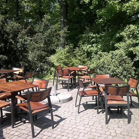Dedek Park - Dworek W Pięknym Parku Skaryszewskim Obok Stadionu Narodowego 3*