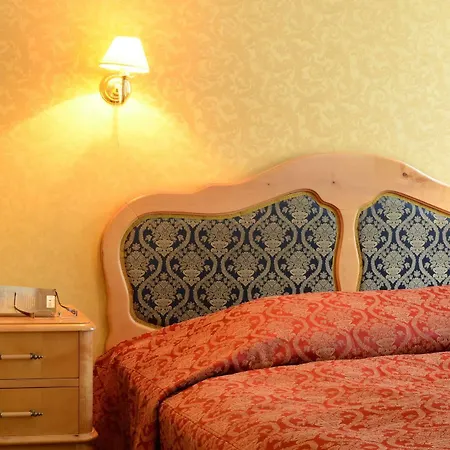 Dedek Park - Dworek W Pięknym Parku Skaryszewskim Obok Stadionu Narodowego Hotel apartamentowy Warszawa