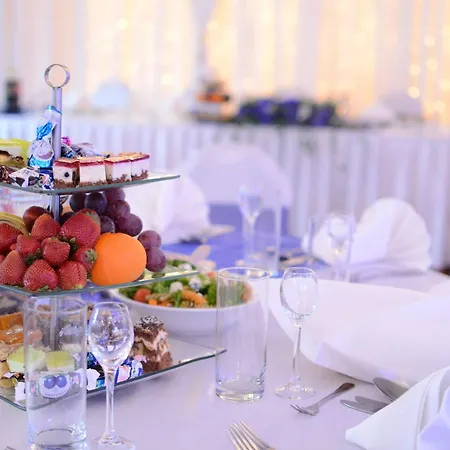 Dedek Park - Historyczny Dworek W Pieknym Parku Skaryszewskim Obok Stadionu Narodowego Апарт-отель