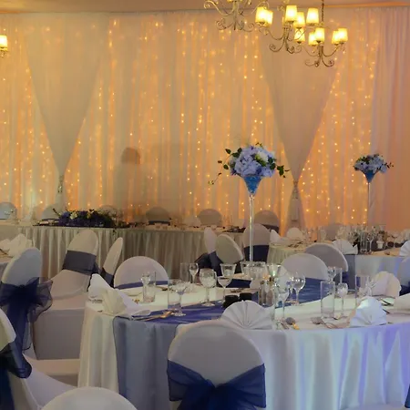 Dedek Park - Historyczny Dworek W Pieknym Parku Skaryszewskim Obok Stadionu Narodowego 3*