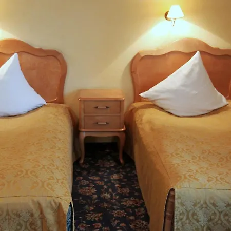 Dedek Park - Historyczny Dworek W Pieknym Parku Skaryszewskim Obok Stadionu Narodowego Апарт-отель Варшава