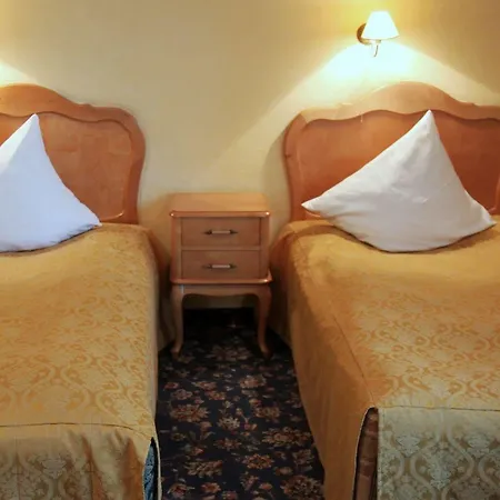 Dedek Park - Dworek W Pięknym Parku Skaryszewskim Obok Stadionu Narodowego Hotel apartamentowy Warszawa