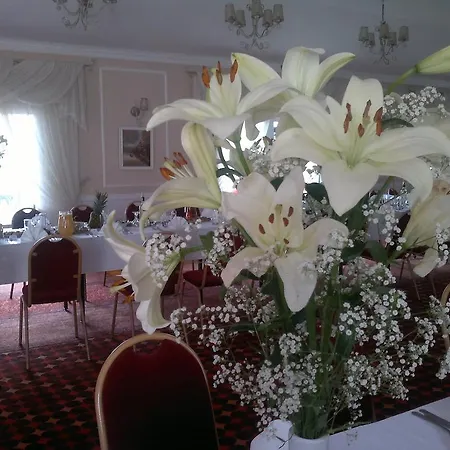 Dedek Park - Historyczny Dworek W Pieknym Parku Skaryszewskim Obok Stadionu Narodowego