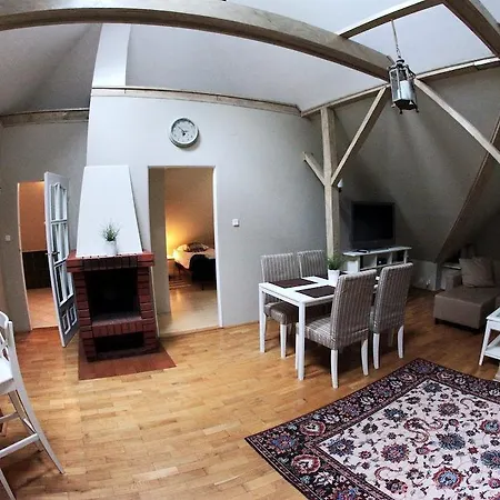 Dedek Park - Dworek W Pięknym Parku Skaryszewskim Obok Stadionu Narodowego 3*