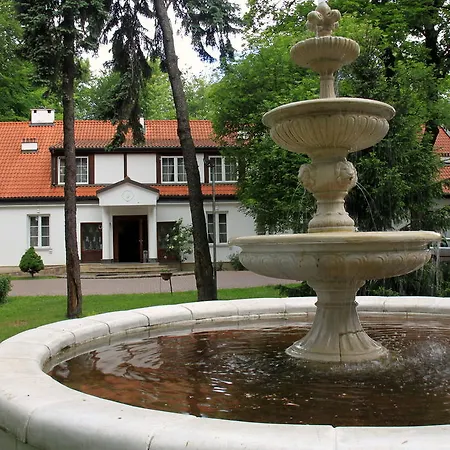 Dedek Park - Historyczny Dworek W Pieknym Parku Skaryszewskim Obok Stadionu Narodowego 3*