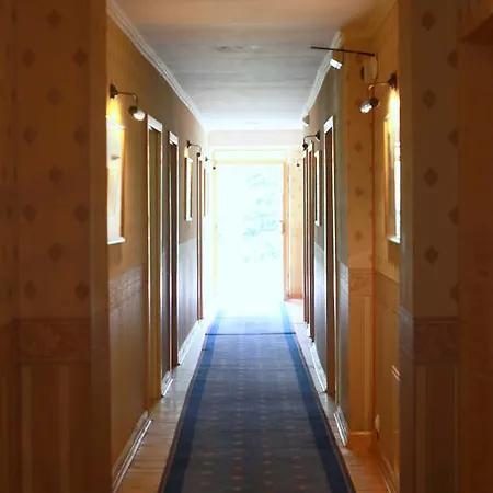 Dedek Park - Dworek W Pięknym Parku Skaryszewskim Obok Stadionu Narodowego Hotel apartamentowy Warszawa
