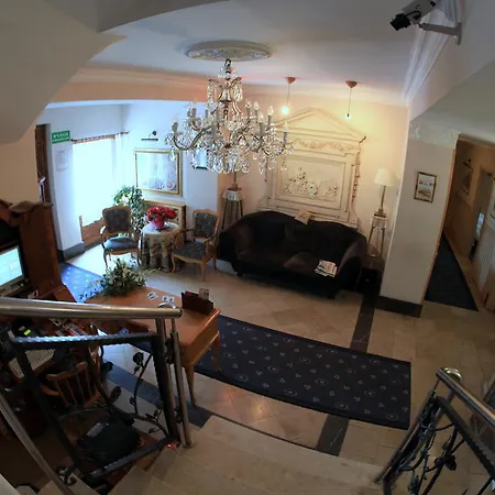 Dedek Park - Historyczny Dworek W Pieknym Parku Skaryszewskim Obok Stadionu Narodowego Апарт-отель