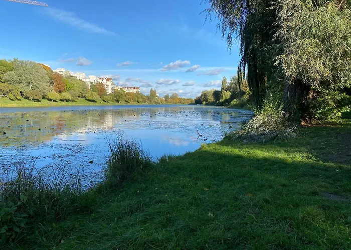 Апарт-отель Dedek Park - Historyczny Dworek W Pieknym Parku Skaryszewskim Obok Stadionu Narodowego Варшава