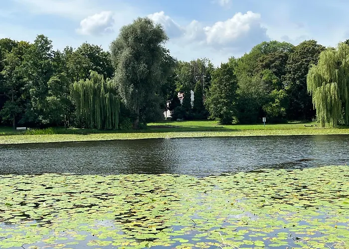 شقة فندقية Dedek Park - Historyczny Dworek W Pieknym Parku Skaryszewskim Obok Stadionu Narodowego