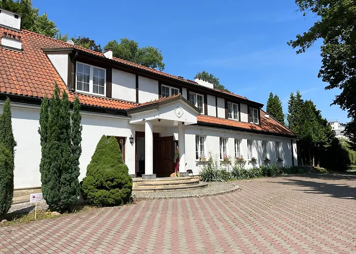 Dedek Park - Historyczny Dworek W Pieknym Parku Skaryszewskim Obok Stadionu Narodowego 3*