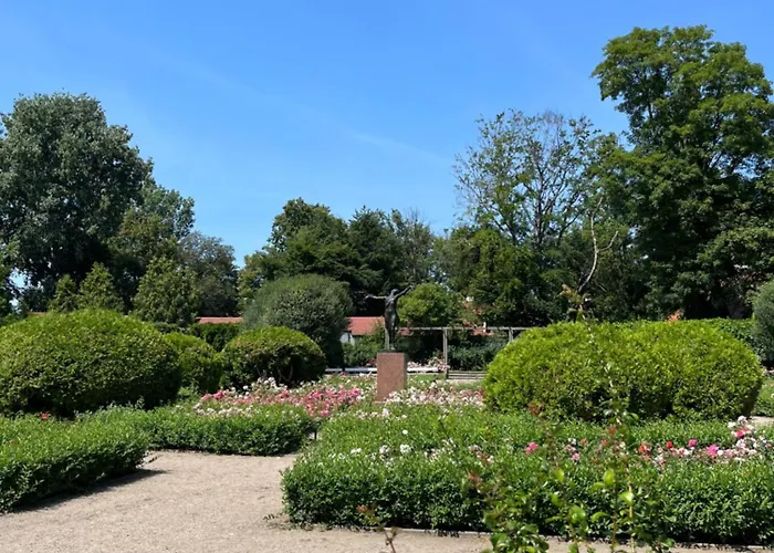 Dedek Park - Historyczny Dworek W Pieknym Parku Skaryszewskim Obok Stadionu Narodowego شقة فندقية وارسو