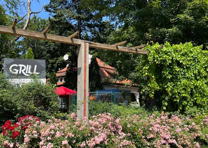 Aparthotel Dedek Park - Historyczny Dworek W Pieknym Parku Skaryszewskim Obok Stadionu Narodowego Warschau