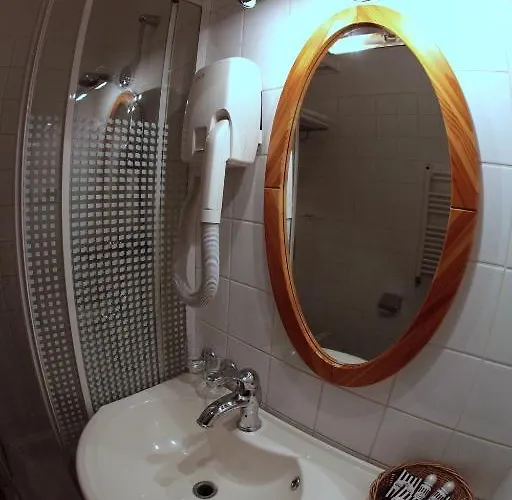 Dedek Park - Historyczny Dworek W Pieknym Parku Skaryszewskim Obok Stadionu Narodowego وارسو