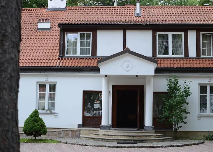 Dedek Park - Historyczny Dworek W Pieknym Parku Skaryszewskim Obok Stadionu Narodowego 3*