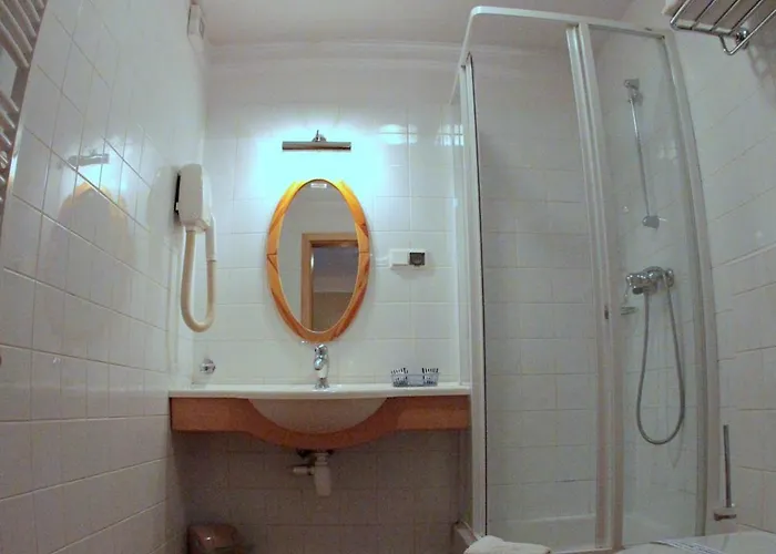 Dedek Park - Historyczny Dworek W Pieknym Parku Skaryszewskim Obok Stadionu Narodowego Апарт-отель 3*