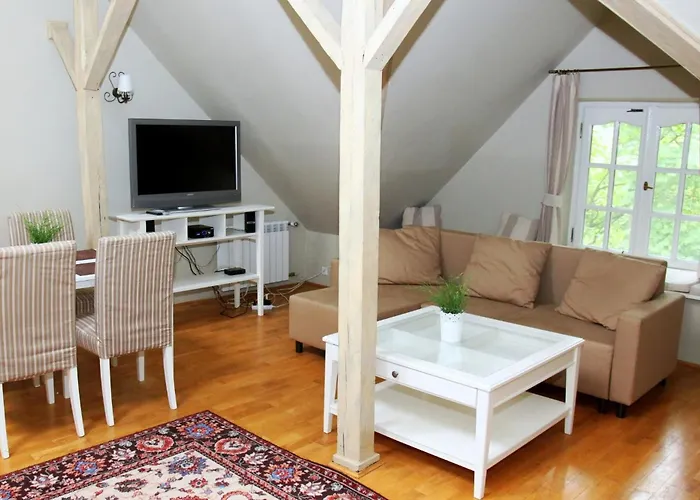 Dedek Park - Historyczny Dworek W Pieknym Parku Skaryszewskim Obok Stadionu Narodowego شقة فندقية