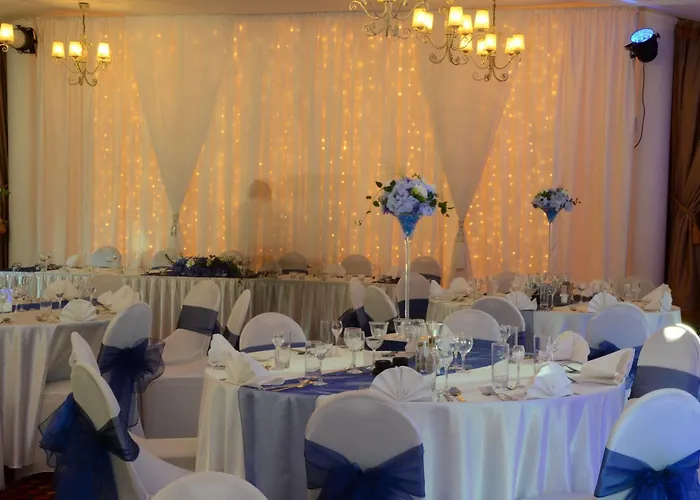 Dedek Park - Historyczny Dworek W Pieknym Parku Skaryszewskim Obok Stadionu Narodowego 3*