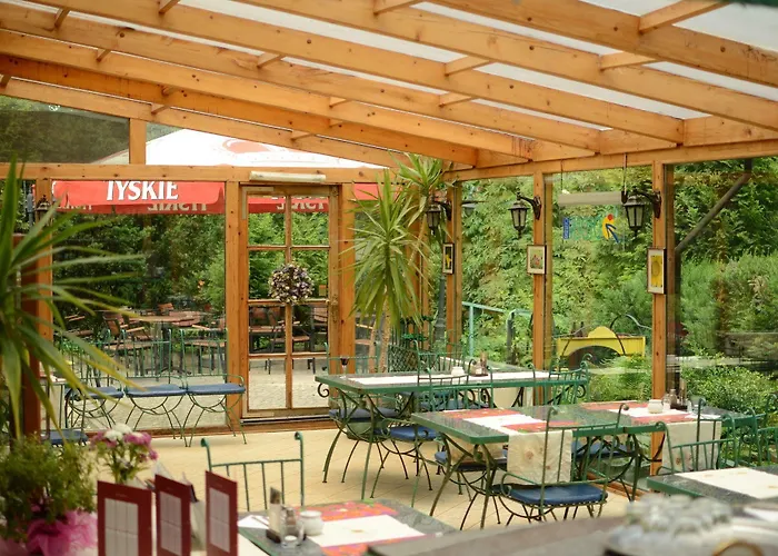 Dedek Park - Historyczny Dworek W Pieknym Parku Skaryszewskim Obok Stadionu Narodowego 3*