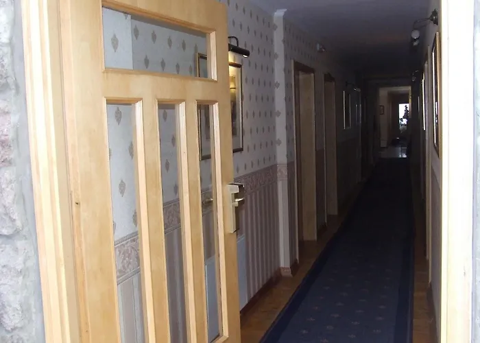 شقة فندقية Dedek Park - Historyczny Dworek W Pieknym Parku Skaryszewskim Obok Stadionu Narodowego وارسو