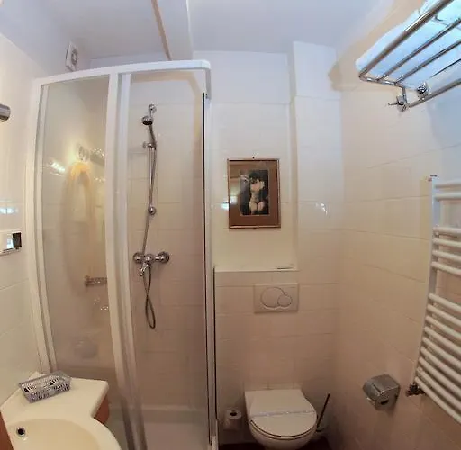 Dedek Park - Historyczny Dworek W Pieknym Parku Skaryszewskim Obok Stadionu Narodowego Апарт-отель