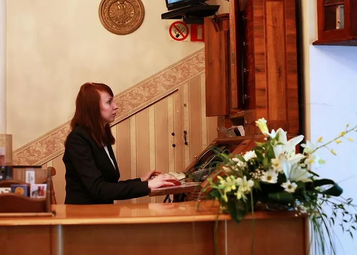 Aparthotel Dedek Park - Historyczny Dworek W Pieknym Parku Skaryszewskim Obok Stadionu Narodowego 3*