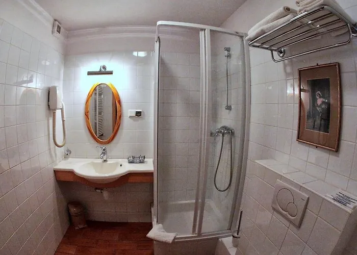 Dedek Park - Historyczny Dworek W Pieknym Parku Skaryszewskim Obok Stadionu Narodowego Апарт-отель 3*