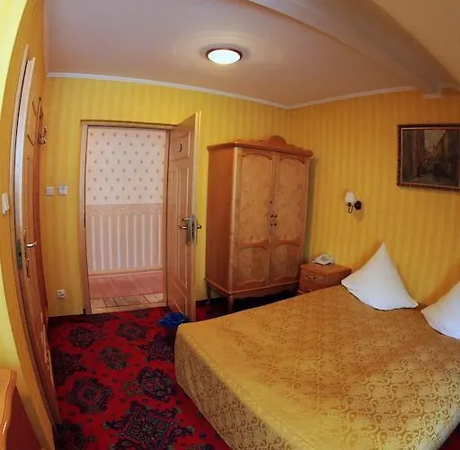 Dedek Park - Historyczny Dworek W Pieknym Parku Skaryszewskim Obok Stadionu Narodowego Warschau