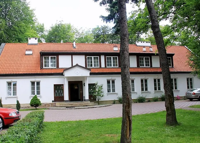 Dedek Park - Historyczny Dworek W Pieknym Parku Skaryszewskim Obok Stadionu Narodowego Апарт-отель 3*