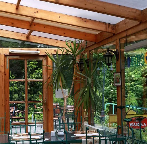 Dedek Park - Historyczny Dworek W Pieknym Parku Skaryszewskim Obok Stadionu Narodowego 3*