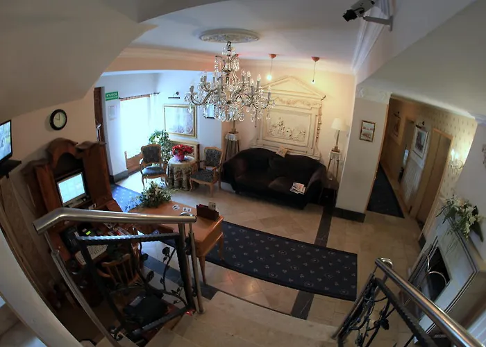 Dedek Park - Historyczny Dworek W Pieknym Parku Skaryszewskim Obok Stadionu Narodowego Aparthotel