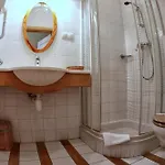Dedek Park - Historyczny Dworek W Pieknym Parku Skaryszewskim Obok Stadionu Narodowego Aparthotel Varsavia