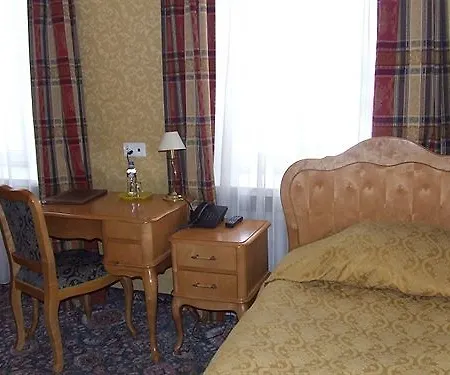 Dedek Park - Historyczny Dworek W Pieknym Parku Skaryszewskim Obok Stadionu Narodowego Aparthotel Warschau